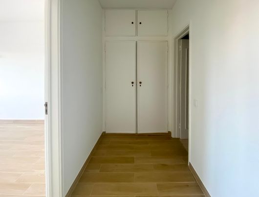 Spacious one-Bedroom unfurnished apartment in Bairro do Rosario, Cascais - Photo 1