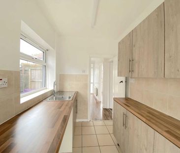 3 bedroom semi-detached house to rent - Photo 5