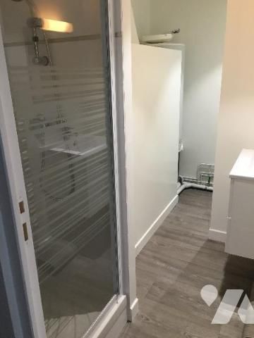 A LOUER UN APPARTEMENT, centre ville, proximité place des Carmes, ds un immeuble donnant sur co... - Photo 5