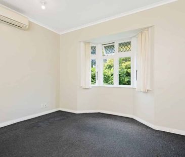 Super spacious downstairs 5-bedroom flat - Photo 3