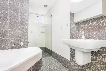 UNEQUALLED ELEGANCE AND SOPHISTICATION IN THE EXCLUSIVE ASTOR - Photo 4