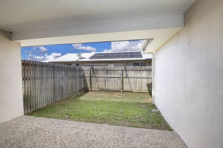 2/6 Cassinia Street, Mount Low - Photo 5