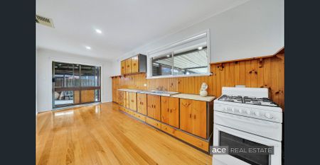 Comfortable Family Home in a Prime Thomastown Location! - Photo 3