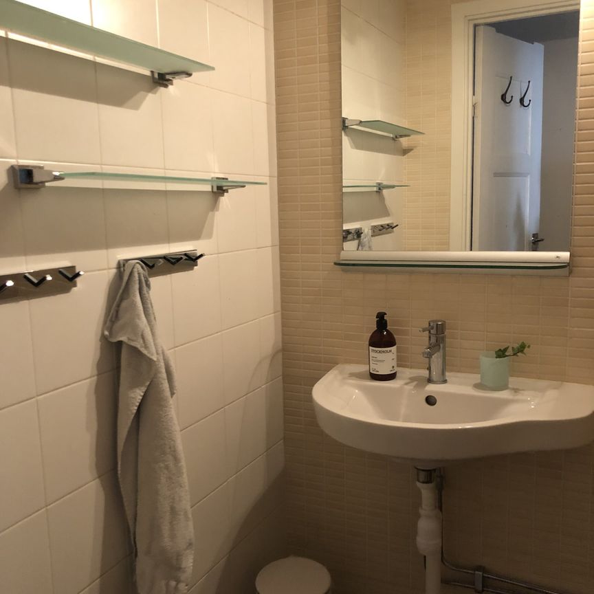 Karlavägen, Stockholm - Photo 1