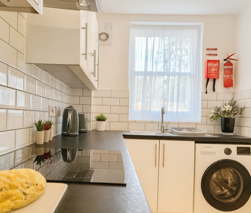 4 Bed Student Accommodation - Photo 3