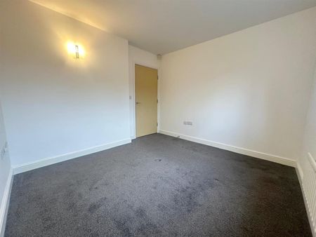 1 bedroom Flat To Let - Photo 4