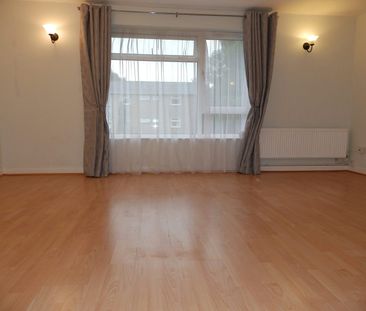 Flat to rent on - Photo 5