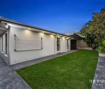 Exceptional 5-Bedroom Modern Residence in Middleton Grange - Photo 2