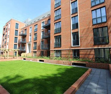Guinevere House, Fellowes Rise, SO22 - Photo 5