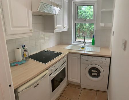 1 Bed Ground Floor Flat - Photo 4