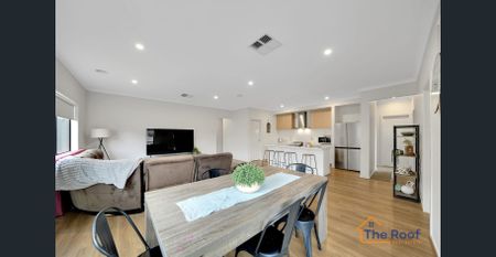 !! Stunning Brand New Family Home for Rent in Mambourin !! - Photo 3