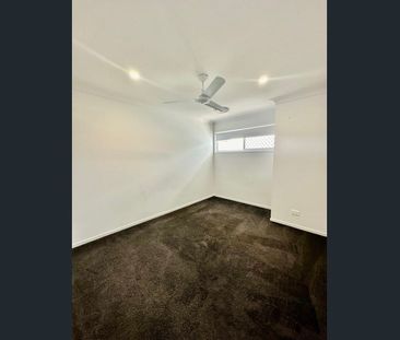 Neat townhouse! - Photo 1