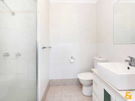 Coastal Living with Space, Style & Convenience - Photo 5