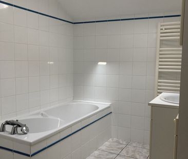 T4 EN DUPLEX AVEC STATIONNEMENT - PONTCHARRA SUR TURDINE - Photo 3