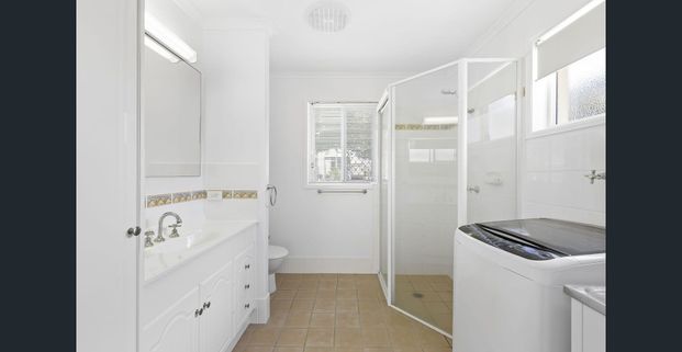 Bright, Private & Low-Maintenance 1 Bedroom Granny Flat - Photo 1