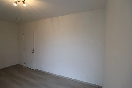 2-Slaapkamer-appartement (BEN) op de 1ste verdieping met lift, terras, ondergrondse autostaanplaats en kelderberging. - Foto 2