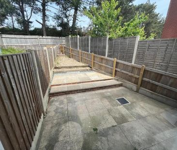 2 bedroom end of terrace house to rent - Photo 6