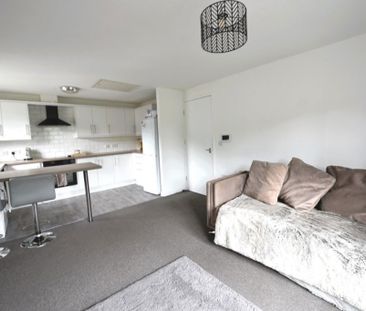 2 bedroom Flat in Flat 26, Leeds - Photo 4