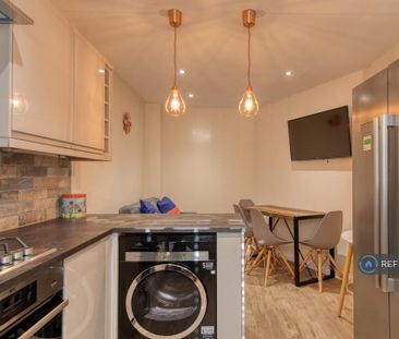 1 bedroom in a house share to rent - Photo 5