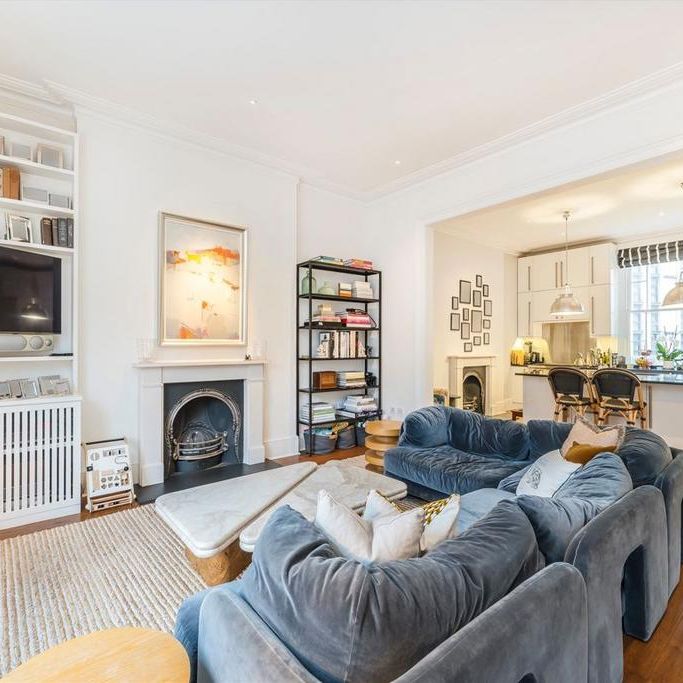 4 bedroom flat to rent - Photo 1