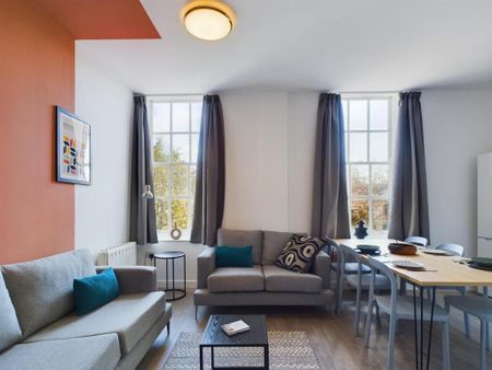 5 bedroom flat to rent - Photo 3