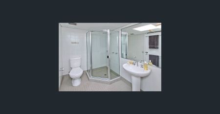 NEW YORK–STYLE LOFT APARTMENT - Photo 5