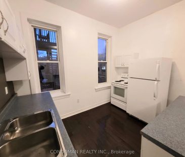 139 1/2 John Street S #5 - Photo 2