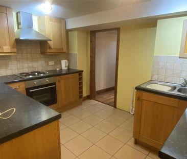 2 bedroom end of terrace house to rent - Photo 5