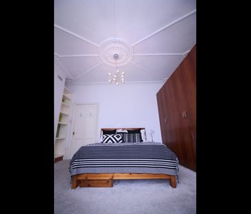 1 Bed Flat, Vanbrugh Hill, SE3 - Photo 4