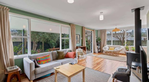 Private, Secure Home - Photo 1