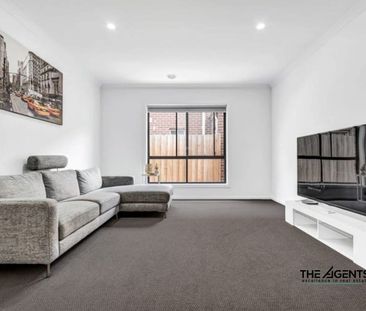 FOR LEASE: Modern & Stylish Family Home - Photo 2