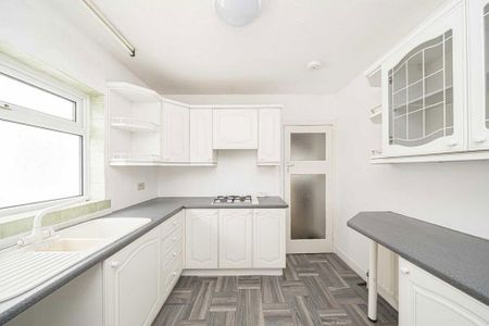 3 bedroom bungalow to rent - Photo 4