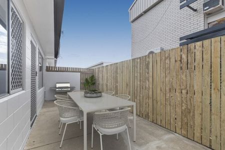 2/8 Palara Street, Currajong - Photo 4