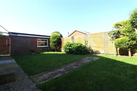 26 Monaville Drive, Lisburn, BT28 2DR - Photo 2