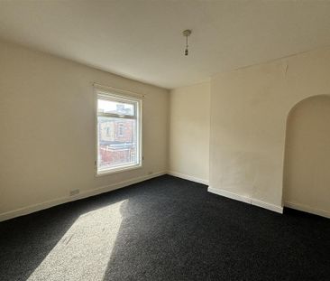 2 bedroom end of terrace house to rent - Photo 6