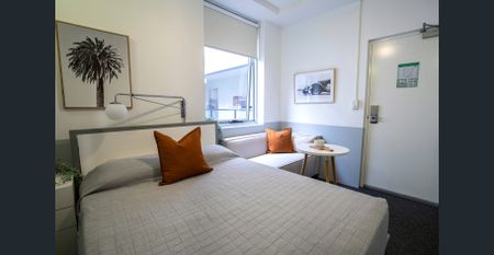 All-inclusive | Fully Furnished | Flexible Leases - Photo 2