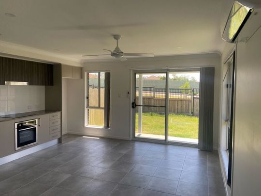 Modern One Bedroom Unit with Rear Courtyard - Photo 1