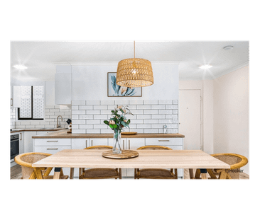 Beachside Bliss – Fully Furnished 3-Bedroom Apartment with Ocean Views - Photo 3