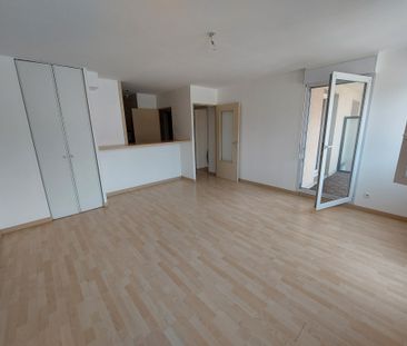 Appartement T2 secteur Moissons dans résidence avec balcon et parking - Photo 2