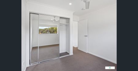 Modern 4bed townhouse, AC and pool - Photo 2