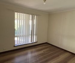 Beautiful 4x2 Brick House - Photo 5