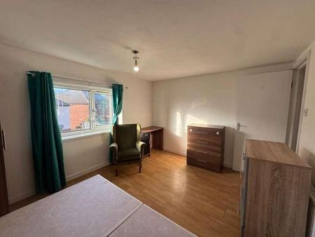 Stanmore Grove, Leeds, LS4 - Photo 5