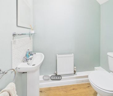 3 bedroom terraced house to rent - Photo 5