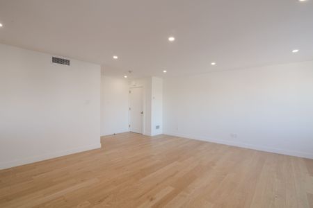 3555 Cote-des-Neiges Road - Photo 4