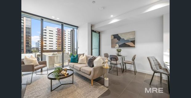 Light filled luxury - Photo 1