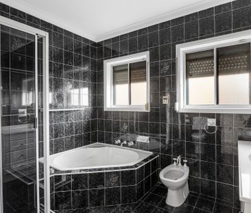 Good Sized Four Bedroom Home! - Photo 3