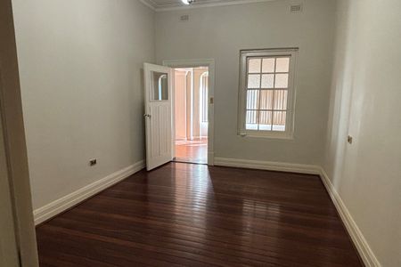 Riverside Character Home in the Heart of Renmark – 10 Ral Ral Avenue - Photo 5
