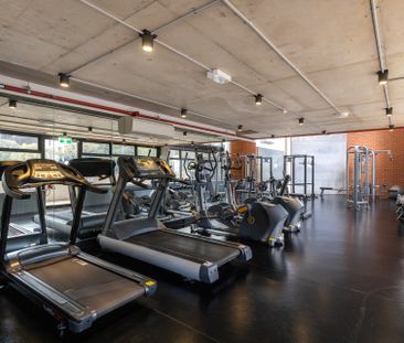 Contemporary living at Linq - Photo 3