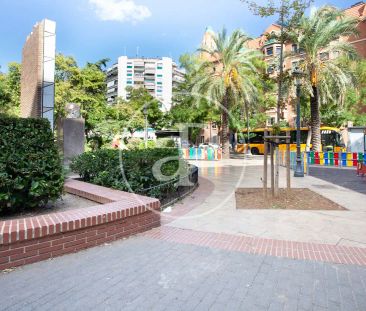 Valencia - Photo 3