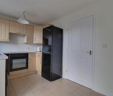 2 bedroom semi-detached house to rent - Photo 2